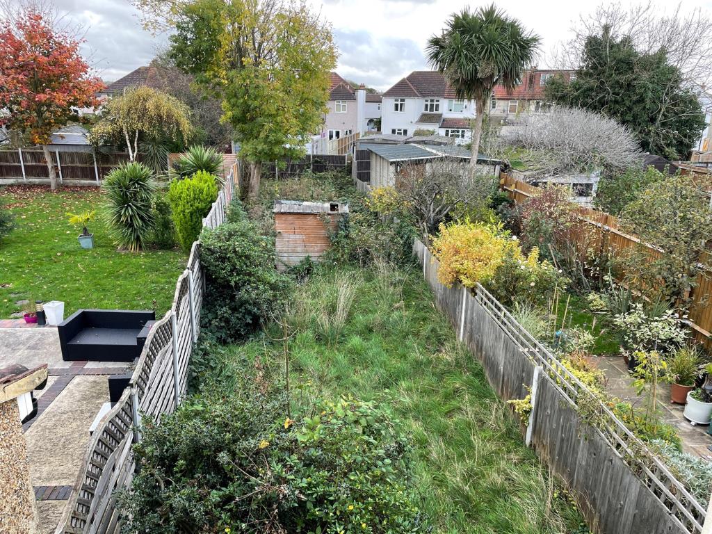 Lot: 1 - VACANT TERRACE HOUSE FOR IMPROVEMENT -